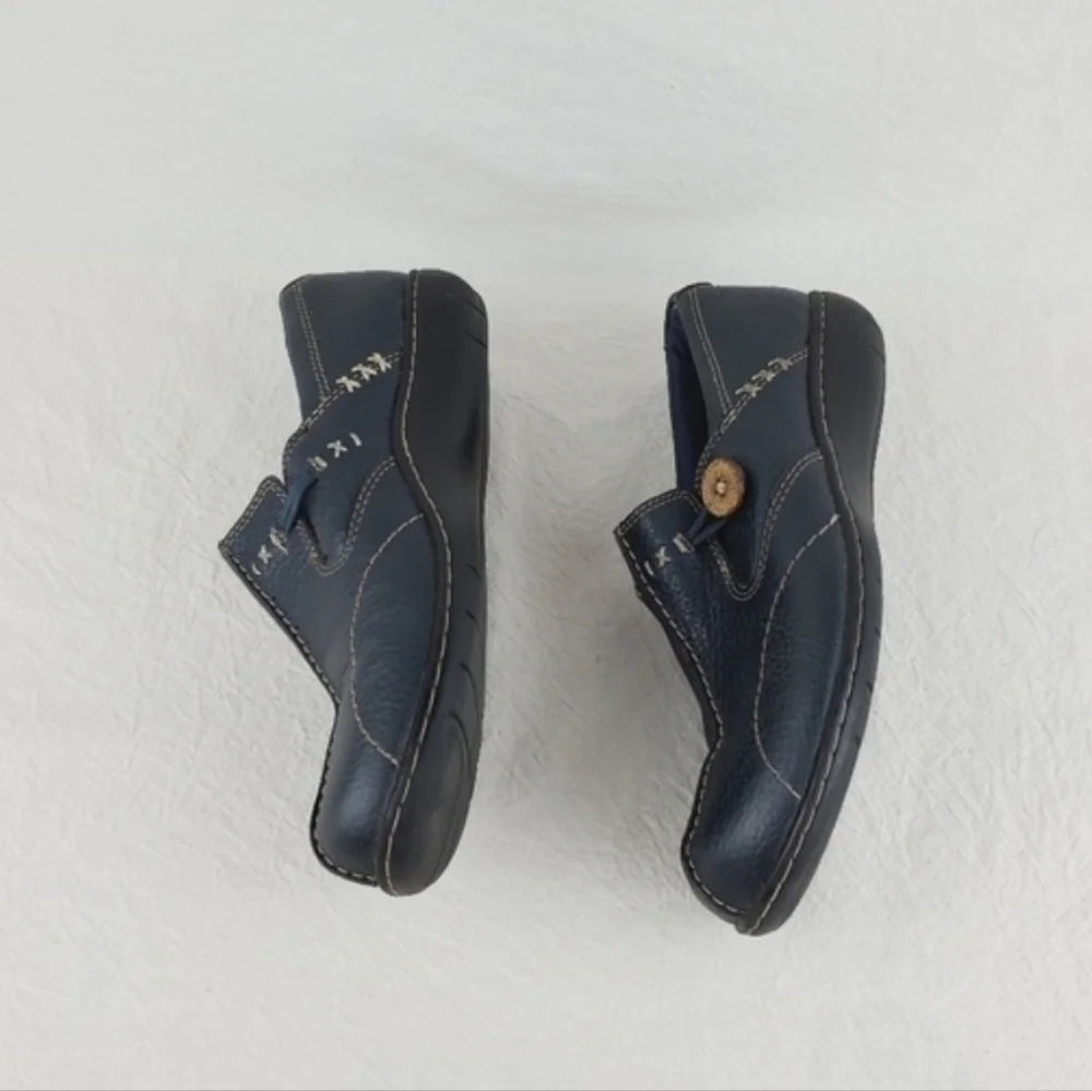 Clarks bendables blue leather flat loafers Size 7